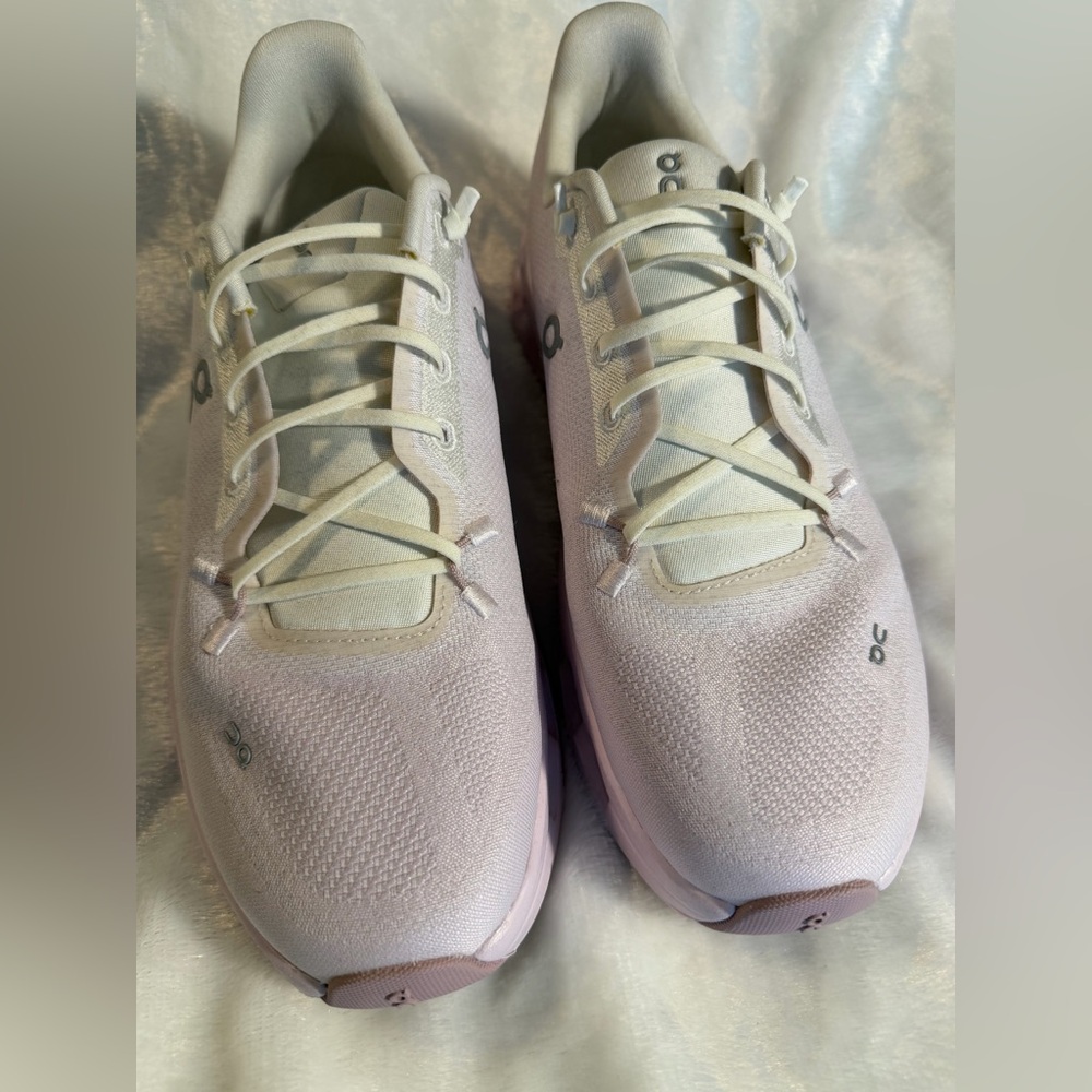 On Cloudtilt Womwn’s Running Shoe - Picture 4 of 15
